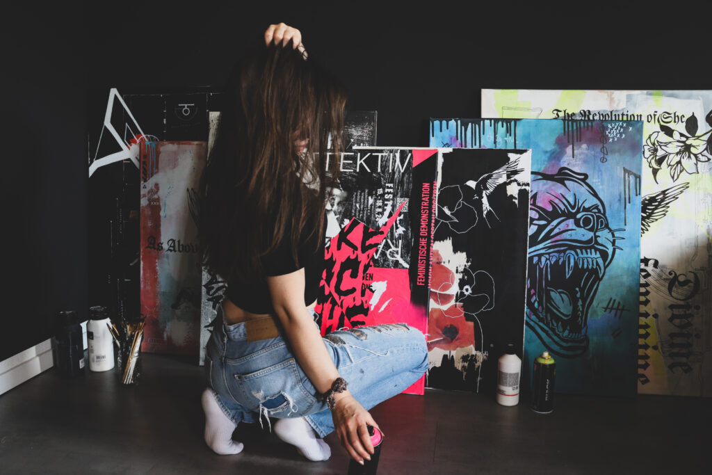 Künstler, Leinwände, Spraydosen, Graffiti